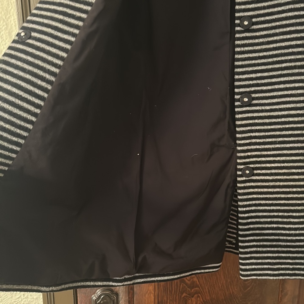 Stunning MADEWELL outerwear jacket with front pockets and functional snaps. - Picture 9 of 9